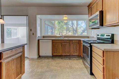 2056 Davis Dr, Fairfield, CA 94533 photo 11