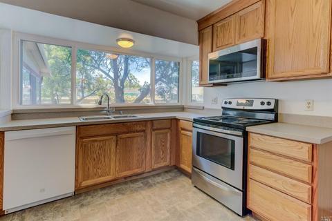 2056 Davis Dr, Fairfield, CA 94533 photo 12