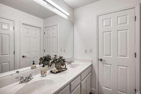 604 Ruby Dr, Vacaville, CA 95687 photo 46