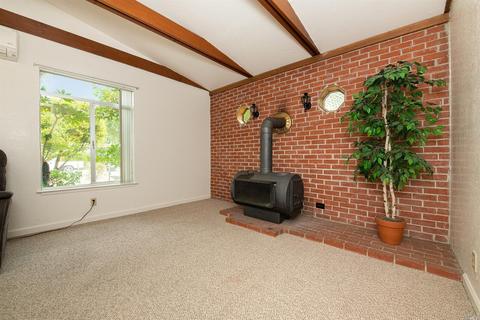 225 E Wyoming St, Fairfield, CA 94533 photo 10