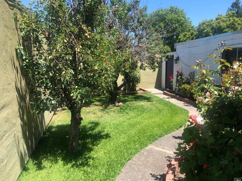 3109 Rita Ct, Napa, CA 94558 photo 2