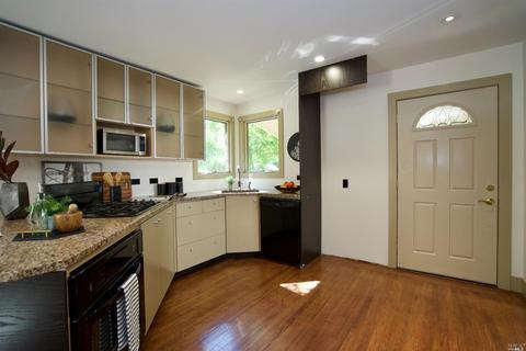 1683 E St, Napa, CA 94559 photo 6