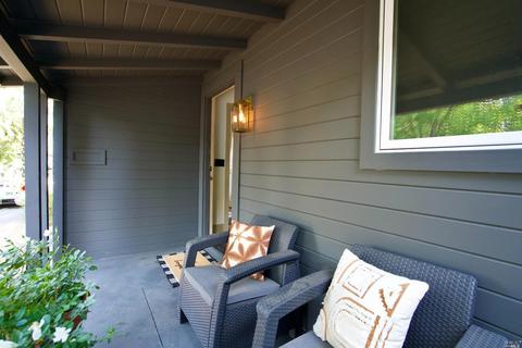 1683 E St, Napa, CA 94559 photo 3