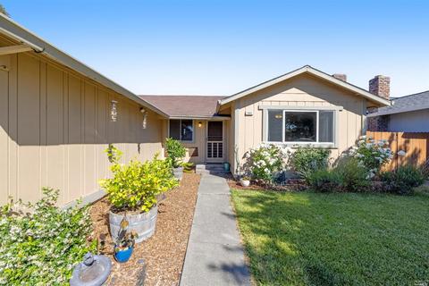 1453 Mcgregor Ave, Petaluma, CA 94954 photo 2