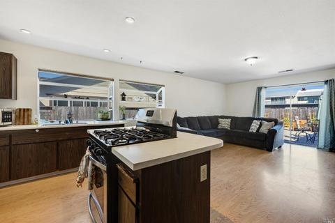 1453 Mcgregor Ave, Petaluma, CA 94954 photo 4