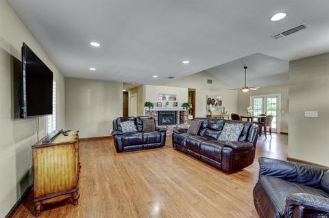 1365 Parkgreen Dr, Dixon, CA 95620 photo 8
