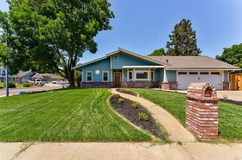 1365 Parkgreen Dr, Dixon, CA 95620 photo 2
