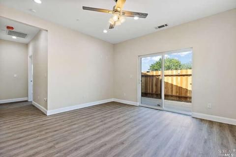 1037 Castlewood Dr, Vallejo, CA 94591 photo 24