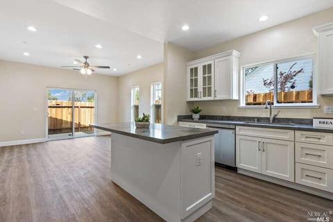 1037 Castlewood Dr, Vallejo, CA 94591 photo 8