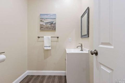 1037 Castlewood Dr, Vallejo, CA 94591 photo 15