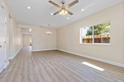 1037 Castlewood Dr, Vallejo, CA 94591 photo 17