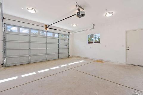 1037 Castlewood Dr, Vallejo, CA 94591 photo 26