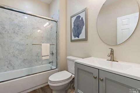 1037 Castlewood Dr, Vallejo, CA 94591 photo 3