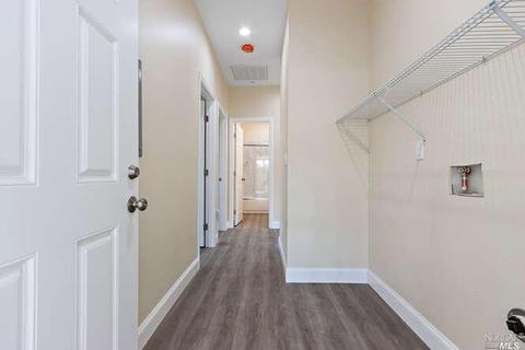 1037 Castlewood Dr, Vallejo, CA 94591 photo 25