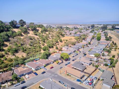 381 Pepper Dr, Vallejo, CA 94589 photo 4