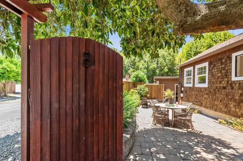 8 Berkeley Ave, San Anselmo, CA 94960 photo 2