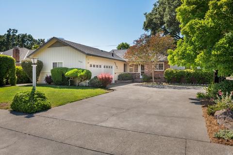 2425 Grace Dr, Santa Rosa, CA 95404 photo 1