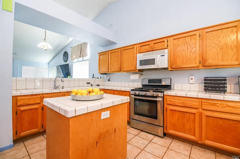 765 Wintun Ct, Dixon, CA 95620 photo 4