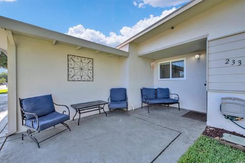 233 Juniper St, Vacaville, CA 95688 photo 2