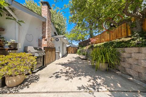 928 Springwood Ct, Rodeo, CA 94572 photo 17