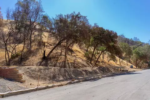 1094 Arroyo Grande Dr, Napa, CA 94558