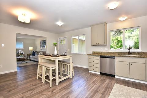 9870 Berry Ln, Windsor, CA 95492 photo 6