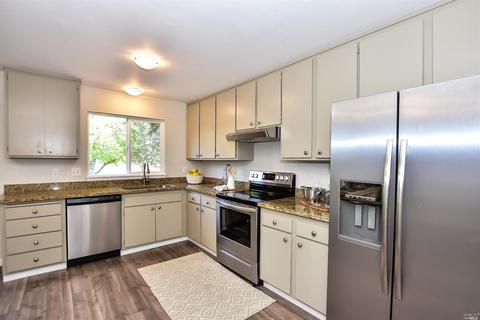 9870 Berry Ln, Windsor, CA 95492 photo 8