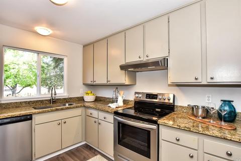 9870 Berry Ln, Windsor, CA 95492 photo 9