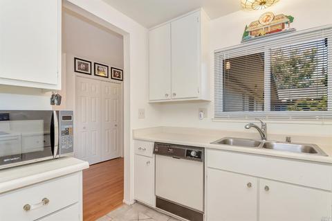 299 Whale Bone Ct, Vallejo, CA 94591 photo 9