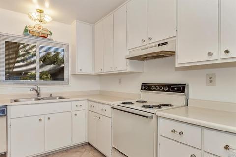 299 Whale Bone Ct, Vallejo, CA 94591 photo 8