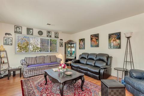 299 Whale Bone Ct, Vallejo, CA 94591 photo 4