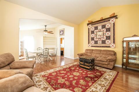 1525 Dunlap Ct, Dixon, CA 95620 photo 4