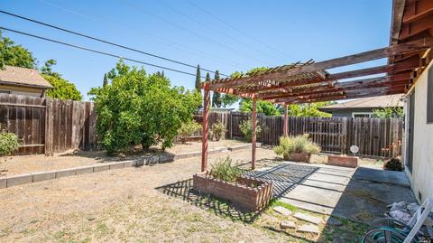 218 E Pacific Ave, Fairfield, CA 94533 photo 28