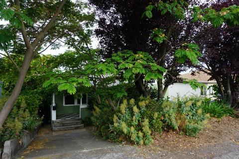 2545 Alameda St, Vallejo, CA 94590 photo 2