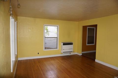 2545 Alameda St, Vallejo, CA 94590 photo 4