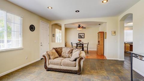 574 Ruby Dr, Vacaville, CA 95687 photo 5