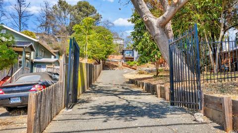 148 Baxter St, Vallejo, CA 94590 photo 2