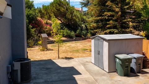 100 Begonia Ct, Vallejo, CA 94591 photo 4