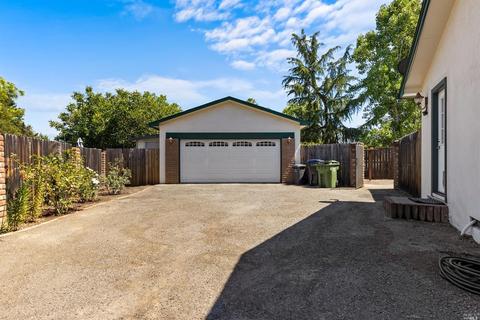 1205 Marwen Dr, Ukiah, CA 95482 photo 3