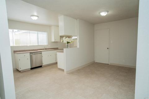 430 Mini Dr, Vallejo, CA 94589 photo 4