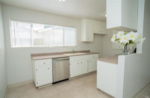430 Mini Dr, Vallejo, CA 94589 photo 5