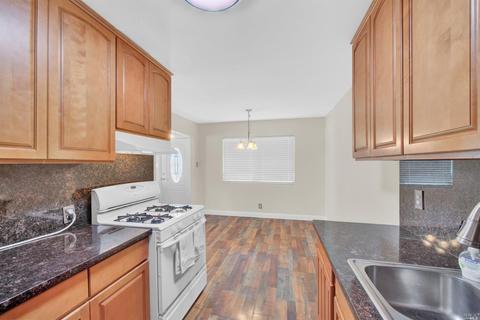 833 Oakwood Ave, Vallejo, CA 94591 photo 2