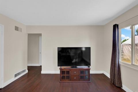 833 Oakwood Ave, Vallejo, CA 94591 photo 10