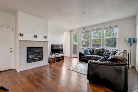 1636 Glenmore Dr, Fairfield, CA 94533 photo 5