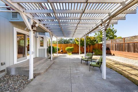 124 Los Robles Ave, Windsor, CA 95492 photo 41