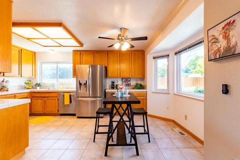 124 Los Robles Ave, Windsor, CA 95492 photo 16