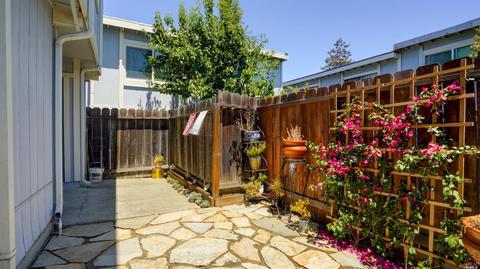 341 E T St, Benicia, CA 94510 photo 31