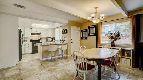 341 E T St, Benicia, CA 94510 photo 5