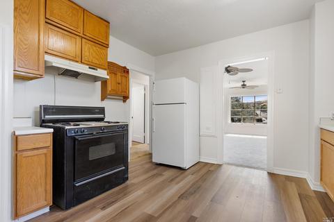 2121 Orange St, Martinez, CA 94553 photo 9