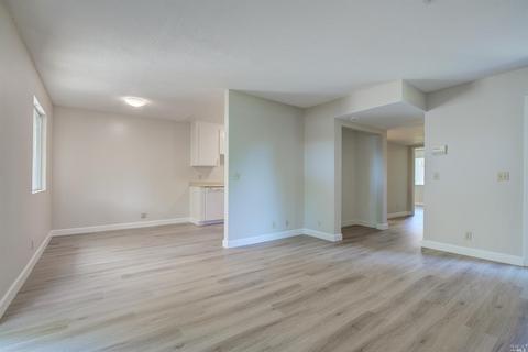 319 Eldridge Ave, Vacaville, CA 95688 photo 4